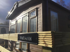  Dunroamin Lodge  Эвьемор